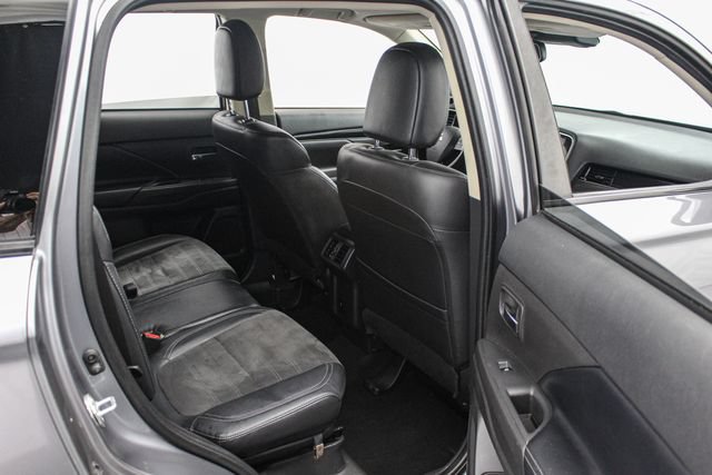 Used 2020 Mitsubishi Outlander SE FWD image 19