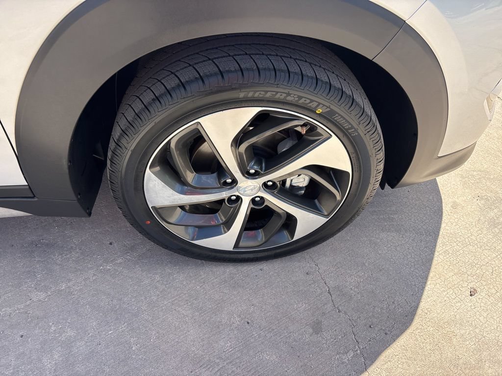 Used 2018 Hyundai Tucson Limited FWD image 12