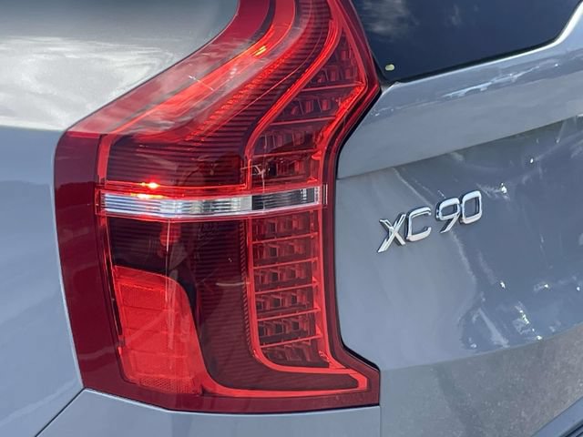 Used 2025 Volvo XC90 T8 Plus w/ Protection Package Premier AWD/4WD image 10