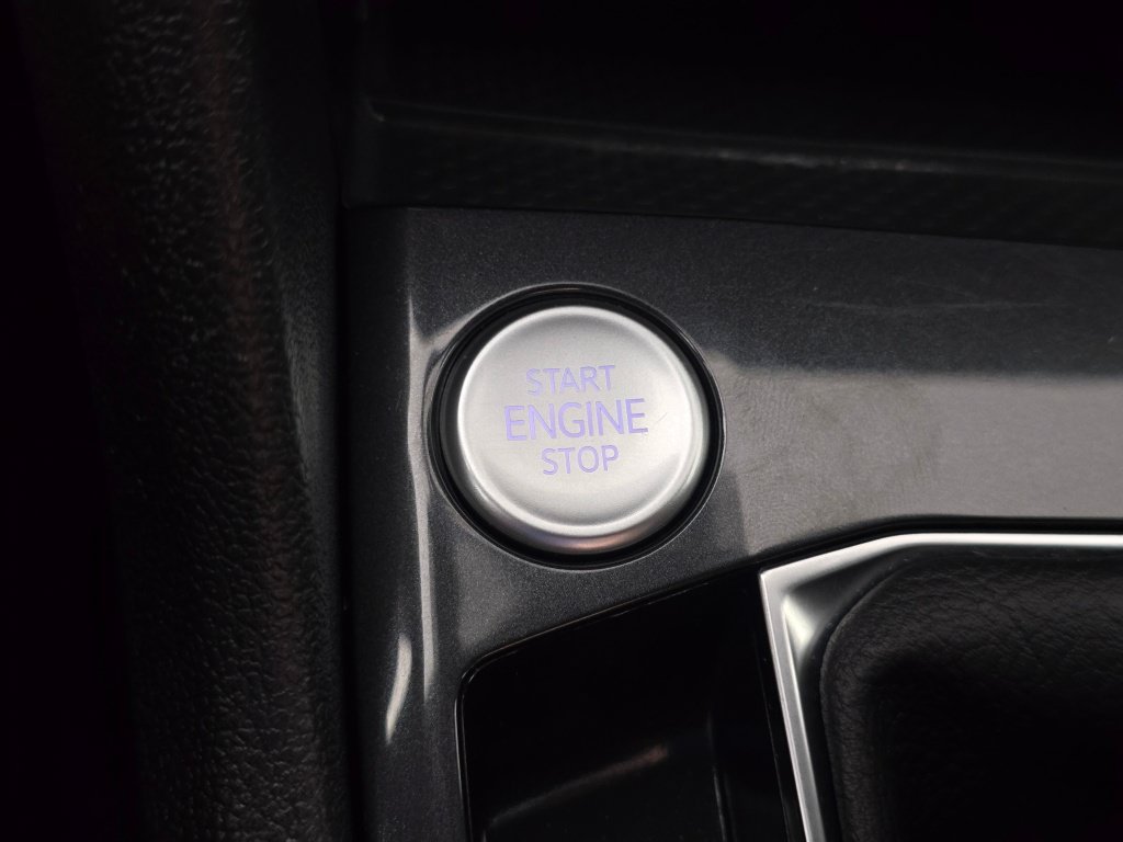 Used 2024 Volkswagen Tiguan SE R-Line AWD/4WD image 33