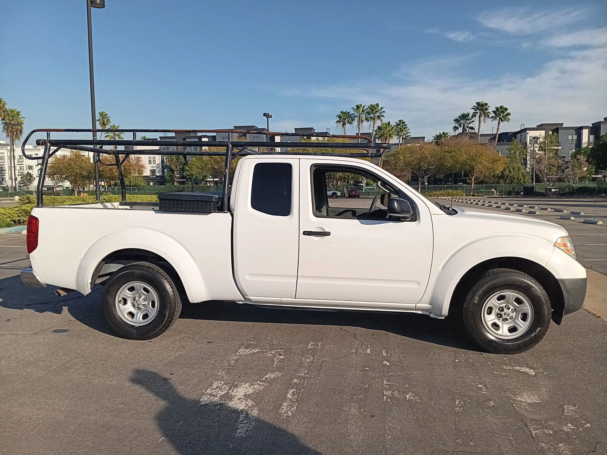 Used 2015 Nissan Frontier S image 4