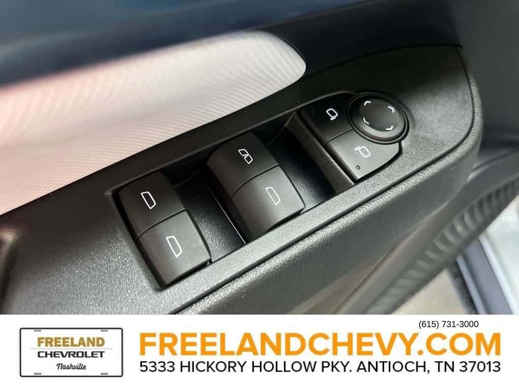 New 2025 Chevrolet Equinox EV LT w/ Convenience Package II image 17