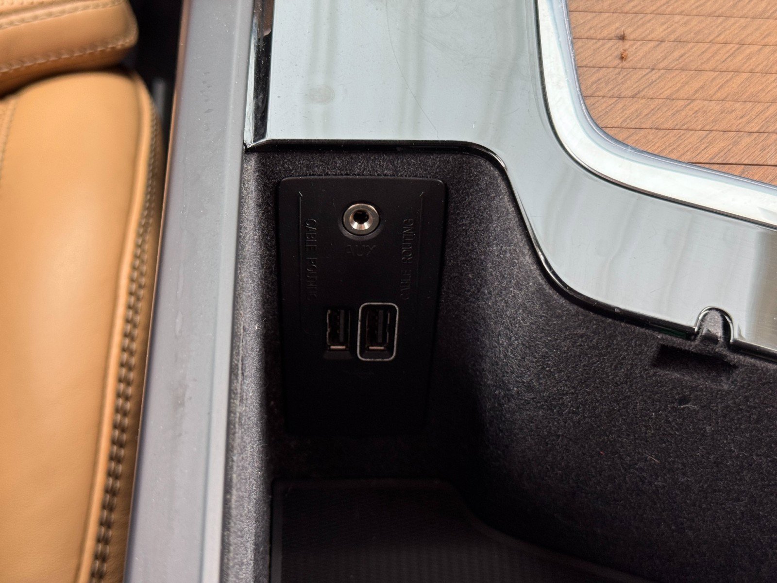 Used 2017 Volvo XC90 T8 Inscription w/ Vision Package image 31