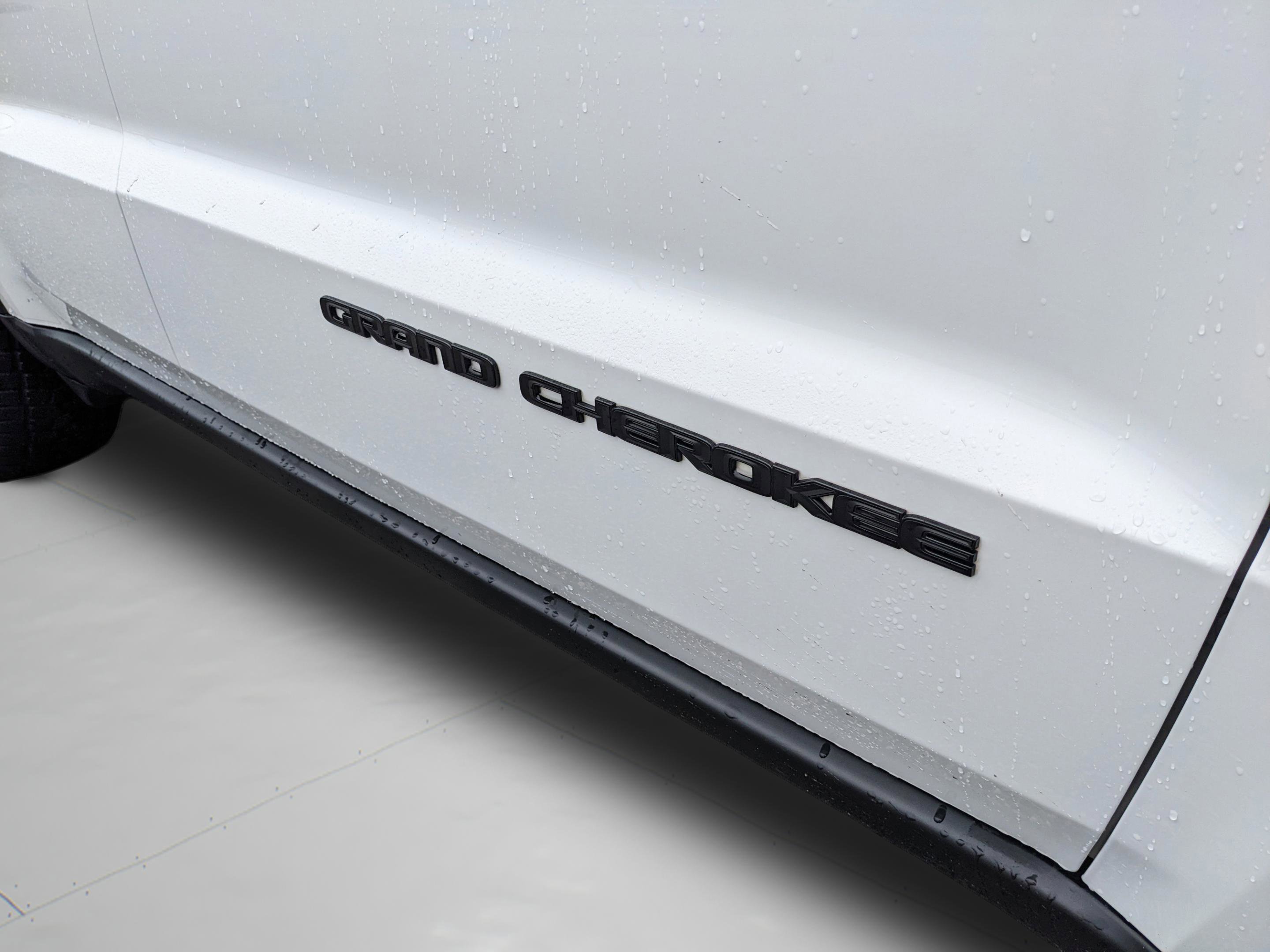 Used 2021 Jeep Grand Cherokee Freedom Edition image 10