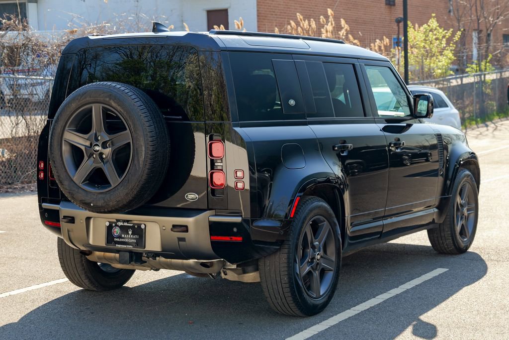 Used 2023 Land Rover Defender 110 X-Dynamic SE AWD/4WD image 7