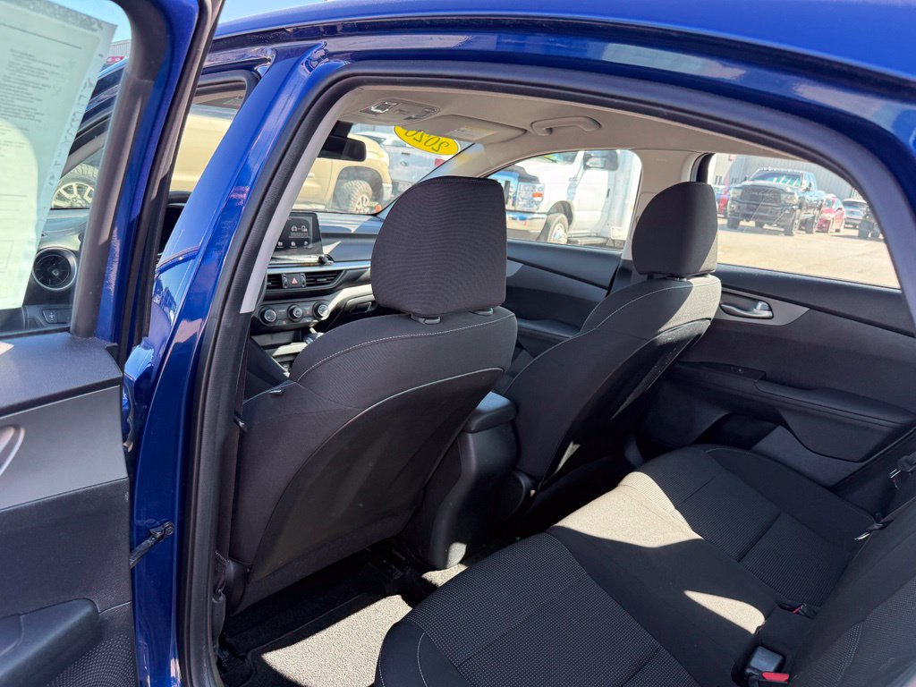 Used 2020 Kia Forte LXS FWD image 8