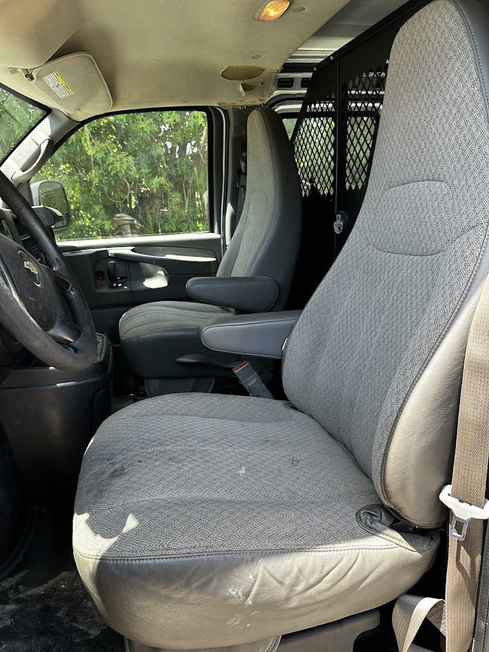 Used 2015 Chevrolet Express 2500 image 8