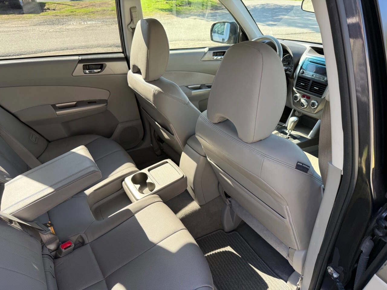 Used 2010 Subaru Forester 2.5X Limited image 12