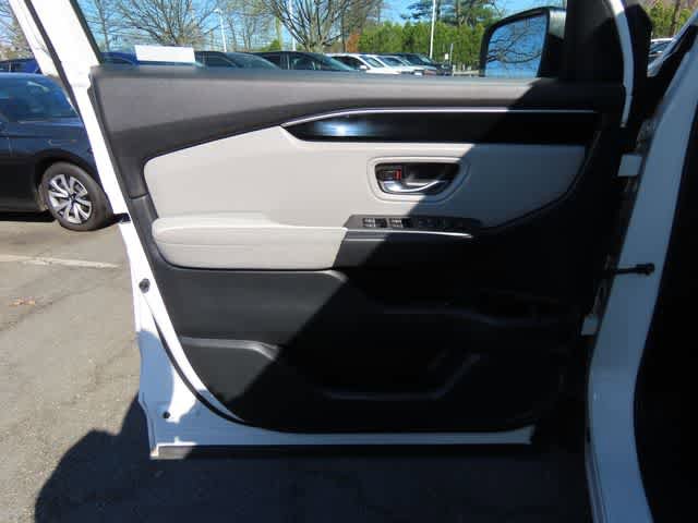 Certified 2023 Honda Pilot LX image 17