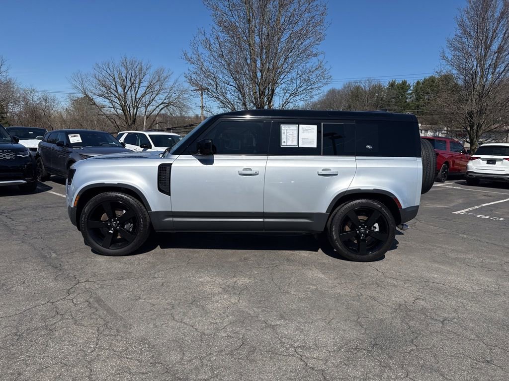 Used 2024 Land Rover Defender 110 SE image 2