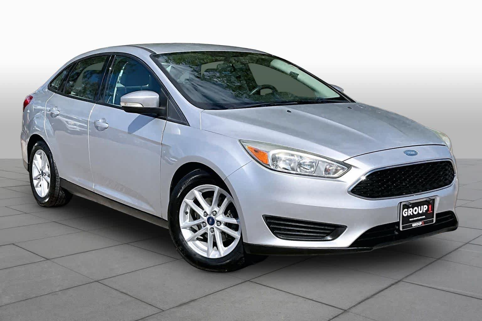 Used 2015 Ford Focus SE FWD image 3