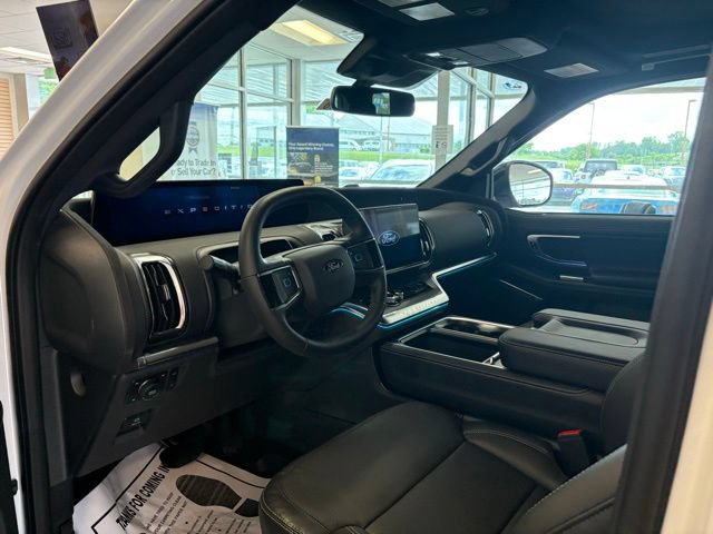 New 2026 Ford Expedition Platinum w/ Stealth Performance Package AWD/4WD image 3
