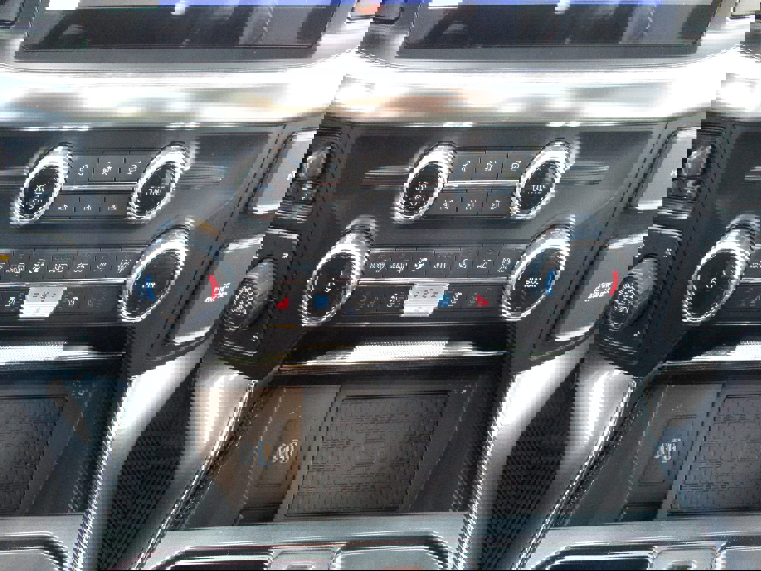 Used 2023 Ford F150 Lariat w/ Equipment Group 502A High image 39