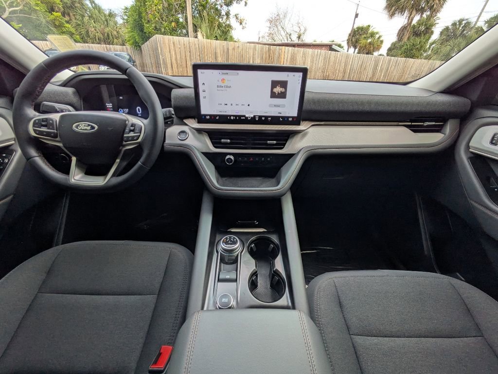 Certified 2025 Ford Explorer Active RWD image 15