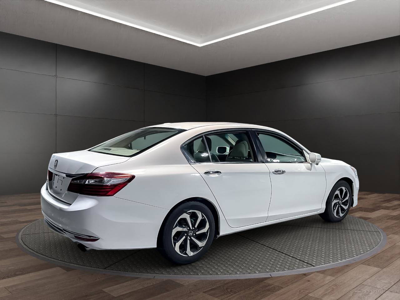 Used 2016 Honda Accord EX-L image 8