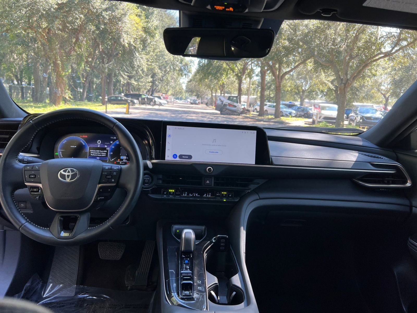 Used 2025 Toyota Crown XLE image 29