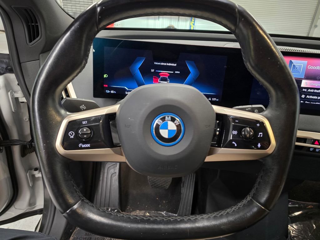 Used 2023 BMW iX xDrive50 AWD/4WD image 16