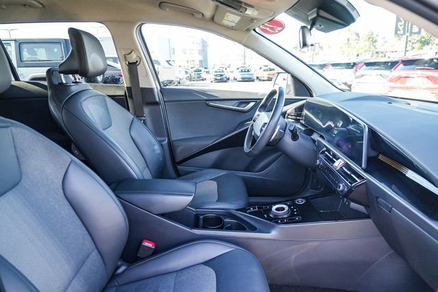 Certified 2023 Kia Niro EX FWD image 18