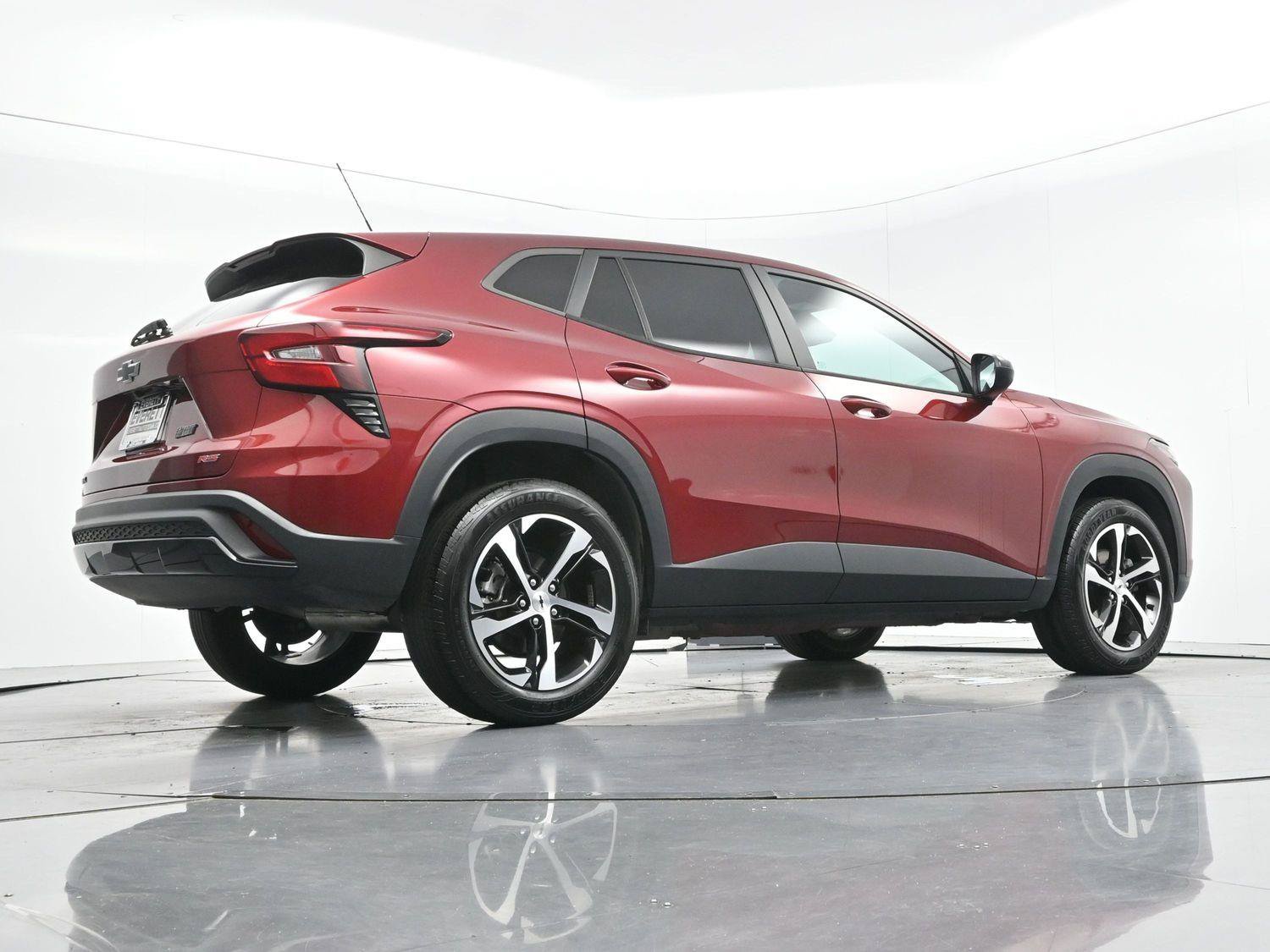 Used 2024 Chevrolet Trax RS w/ Driver Confidence Package FWD image 45