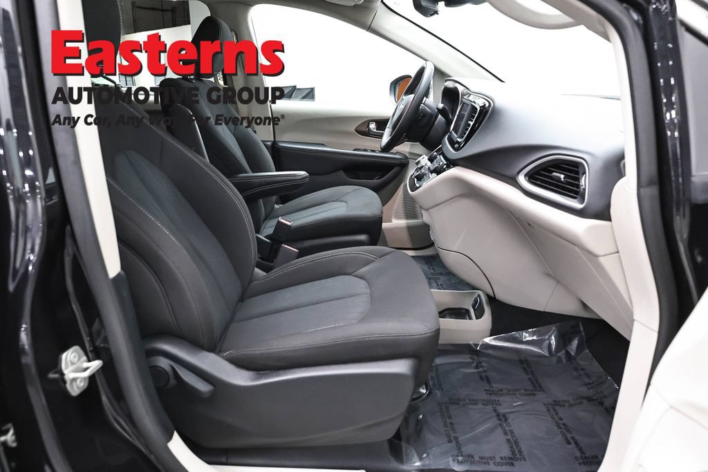 Used 2024 Chrysler Voyager LX FWD image 24