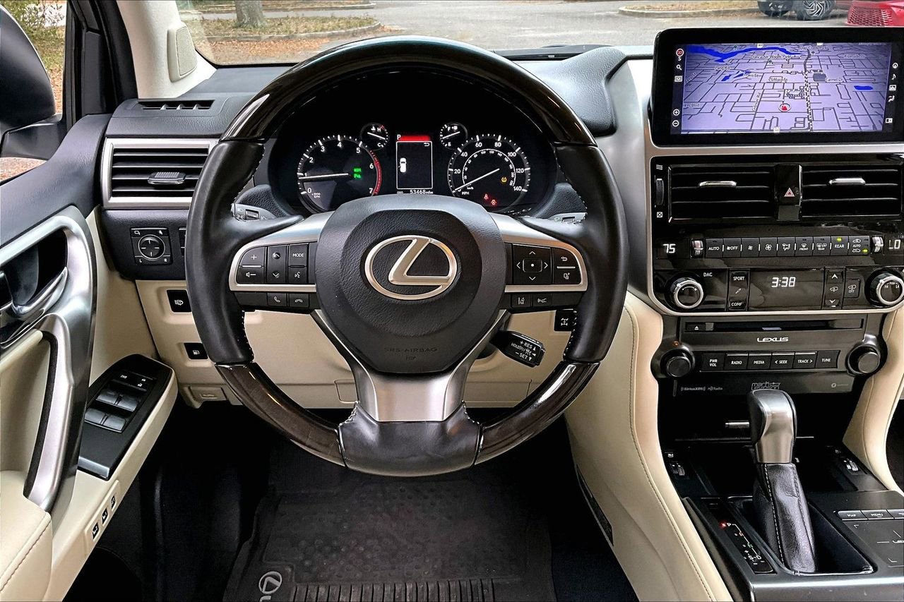 Used 2023 Lexus GX 460 Luxury w/ Sport Design Package image 8