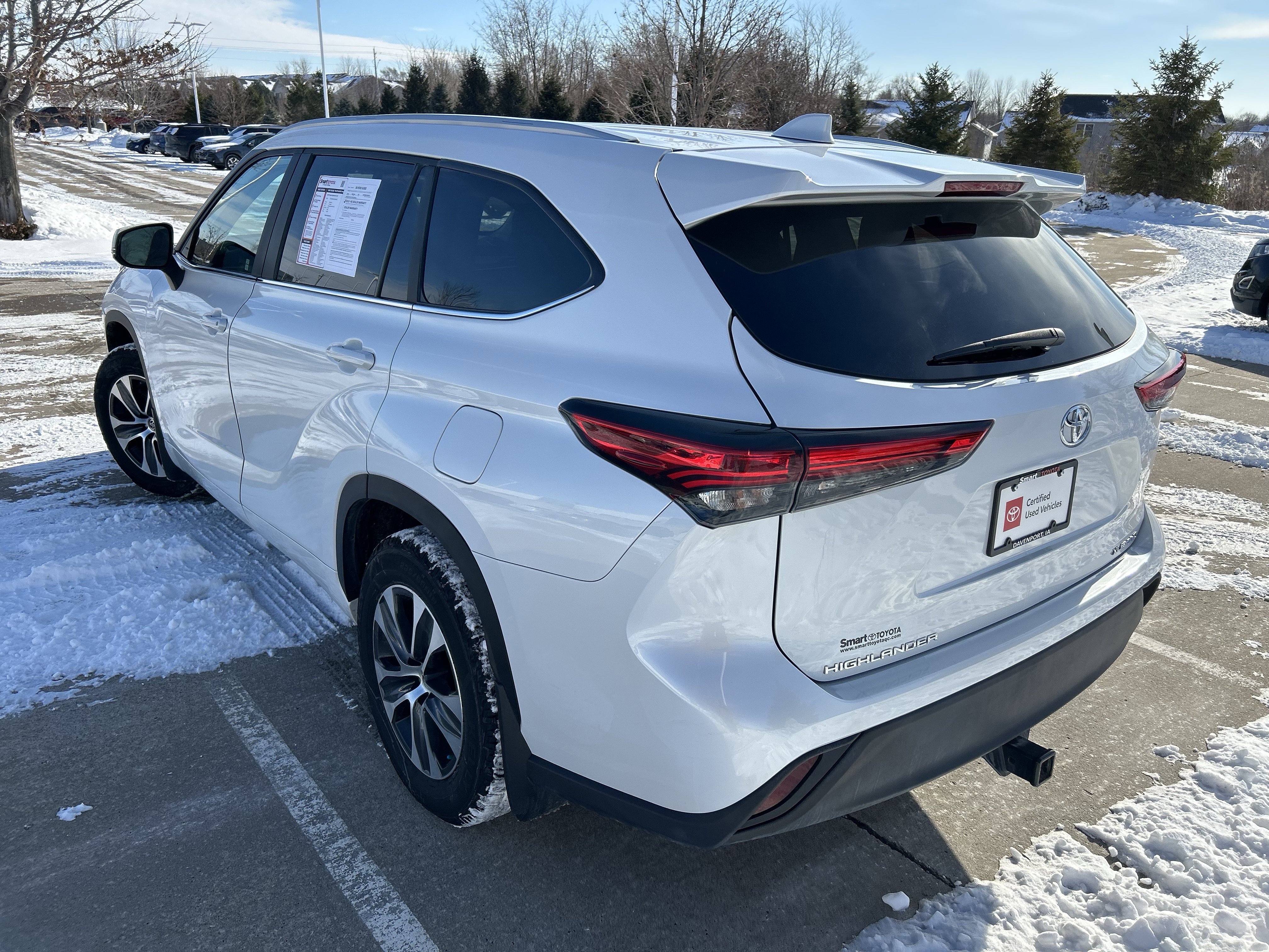 Certified 2023 Toyota Highlander XLE image 4