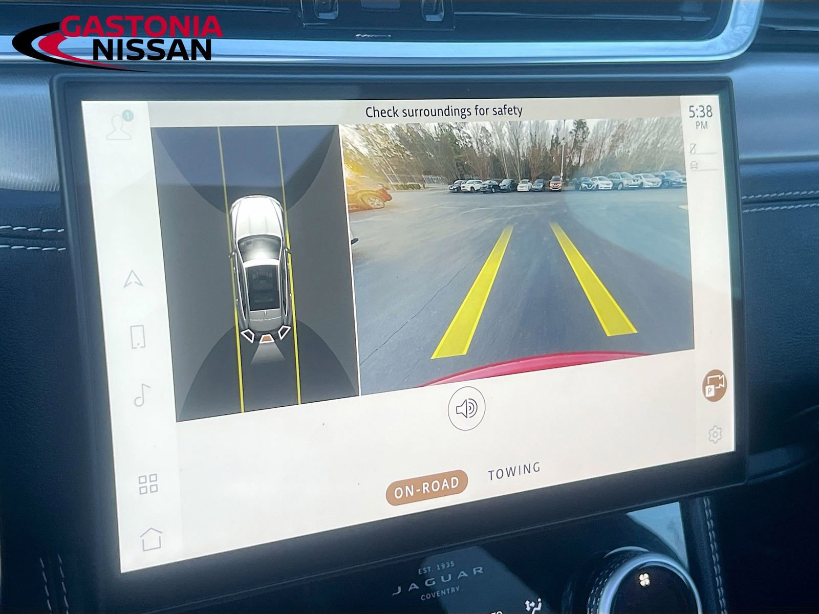 Used 2024 Jaguar F-PACE R-Dynamic S image 18