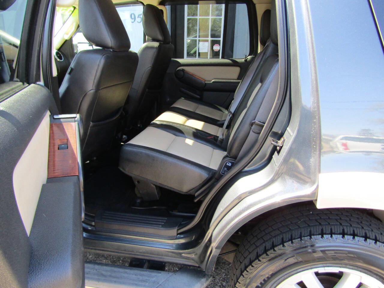 Used 2009 Ford Explorer Eddie Bauer image 5