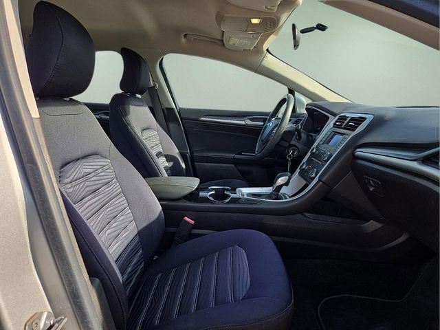 Used 2016 Ford Fusion SE image 11