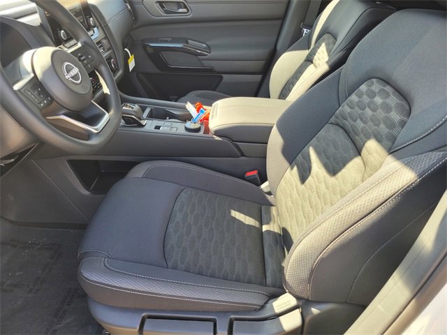 New 2025 Nissan Pathfinder S image 6