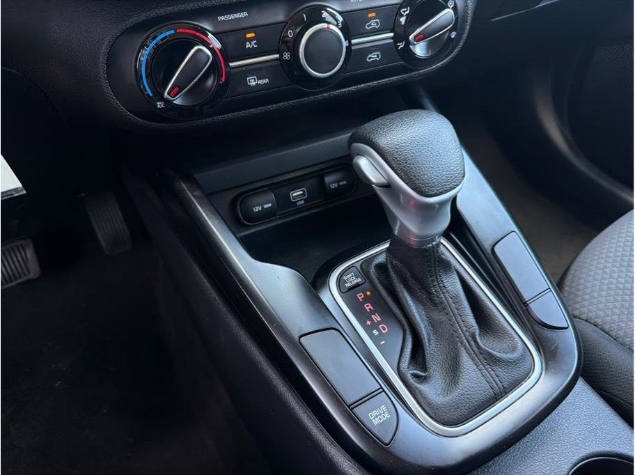 Used 2020 Kia Soul LX FWD image 19