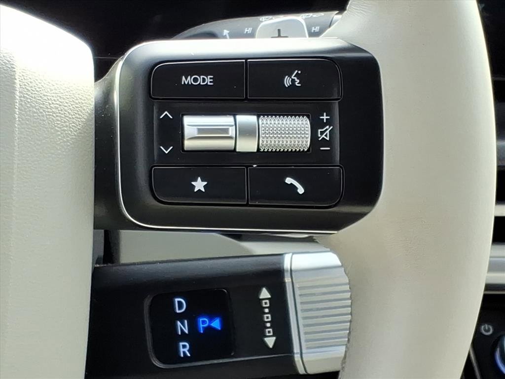 Used 2025 Hyundai Santa Fe SEL image 8