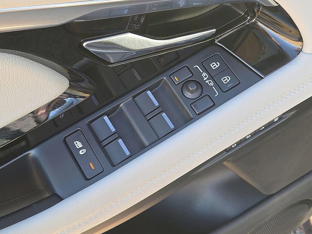 Used 2023 Land Rover Range Rover Evoque SE image 21