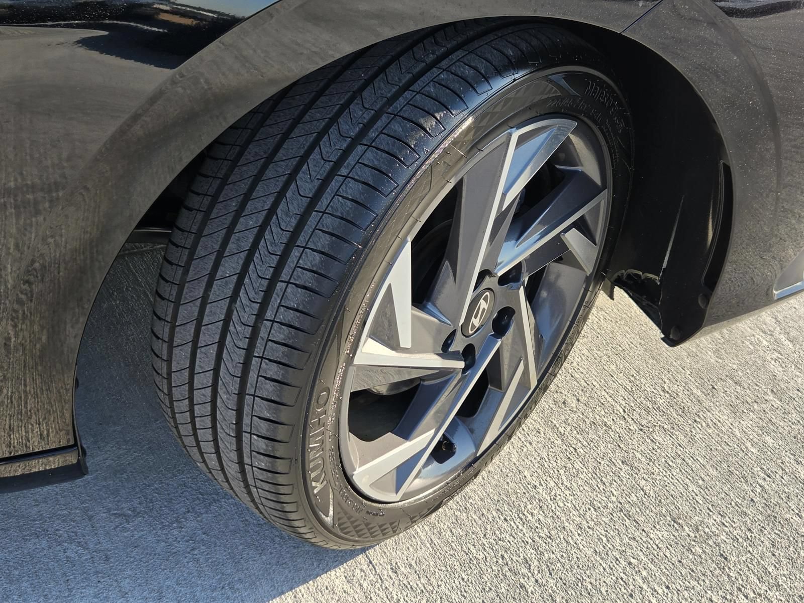 Used 2025 Hyundai Elantra Sport FWD image 6