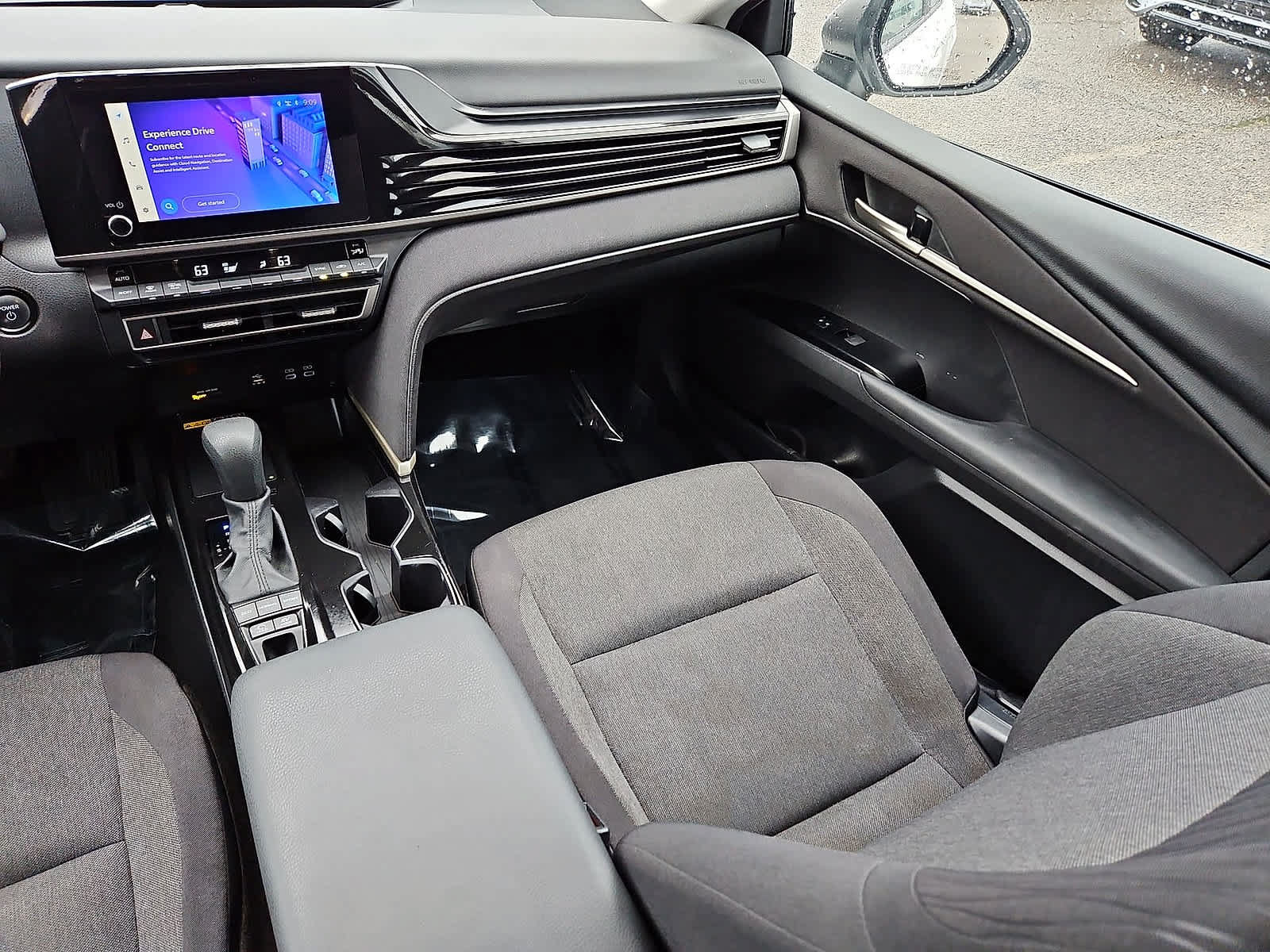 Used 2025 Toyota Camry LE FWD image 12