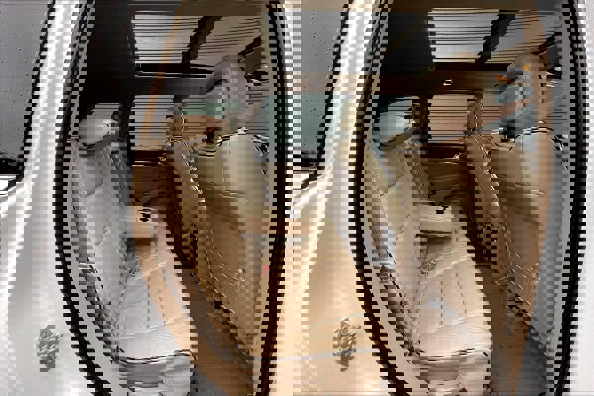 Used 2015 Jeep Grand Cherokee Overland image 24