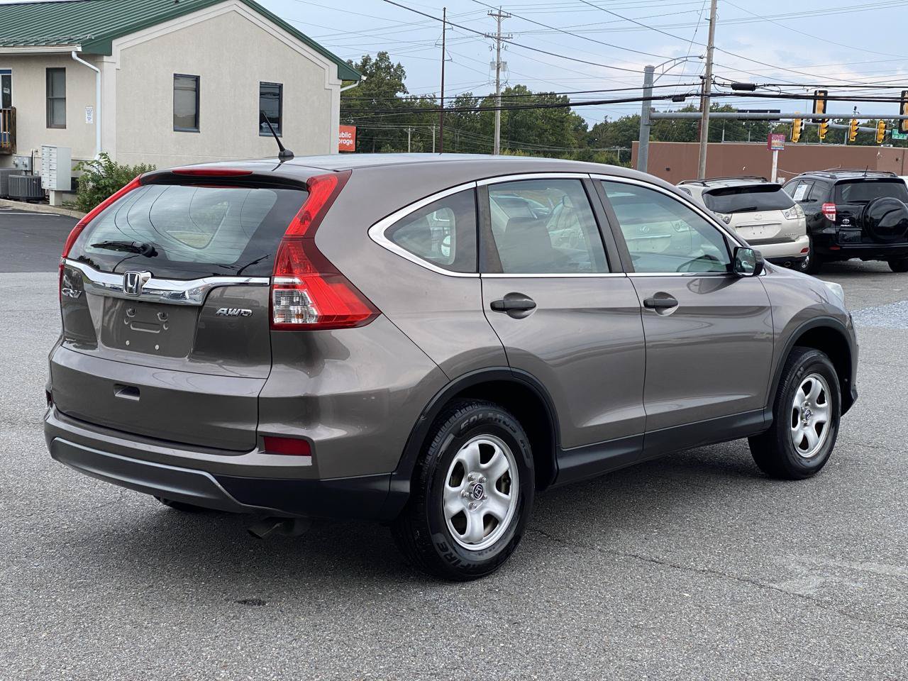 Used 2015 Honda CR-V LX image 3