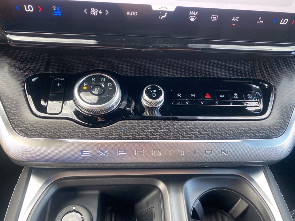 New 2027 Ford Expedition Platinum w/ Stealth Performance Package AWD/4WD image 20
