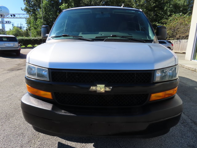 Used 2018 Chevrolet Express 2500 w/ Driver Convenience Package RWD image 13