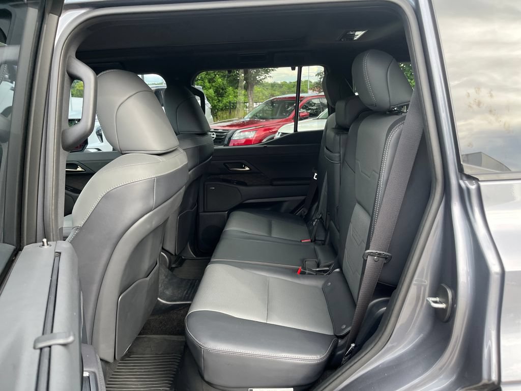 Used 2025 Lexus GX 550 w/ Accessory Package (2T) AWD/4WD image 25