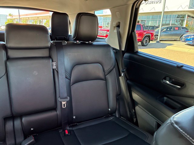 Certified 2024 Nissan Pathfinder SL w/ Black Appearance Package AWD/4WD image 19