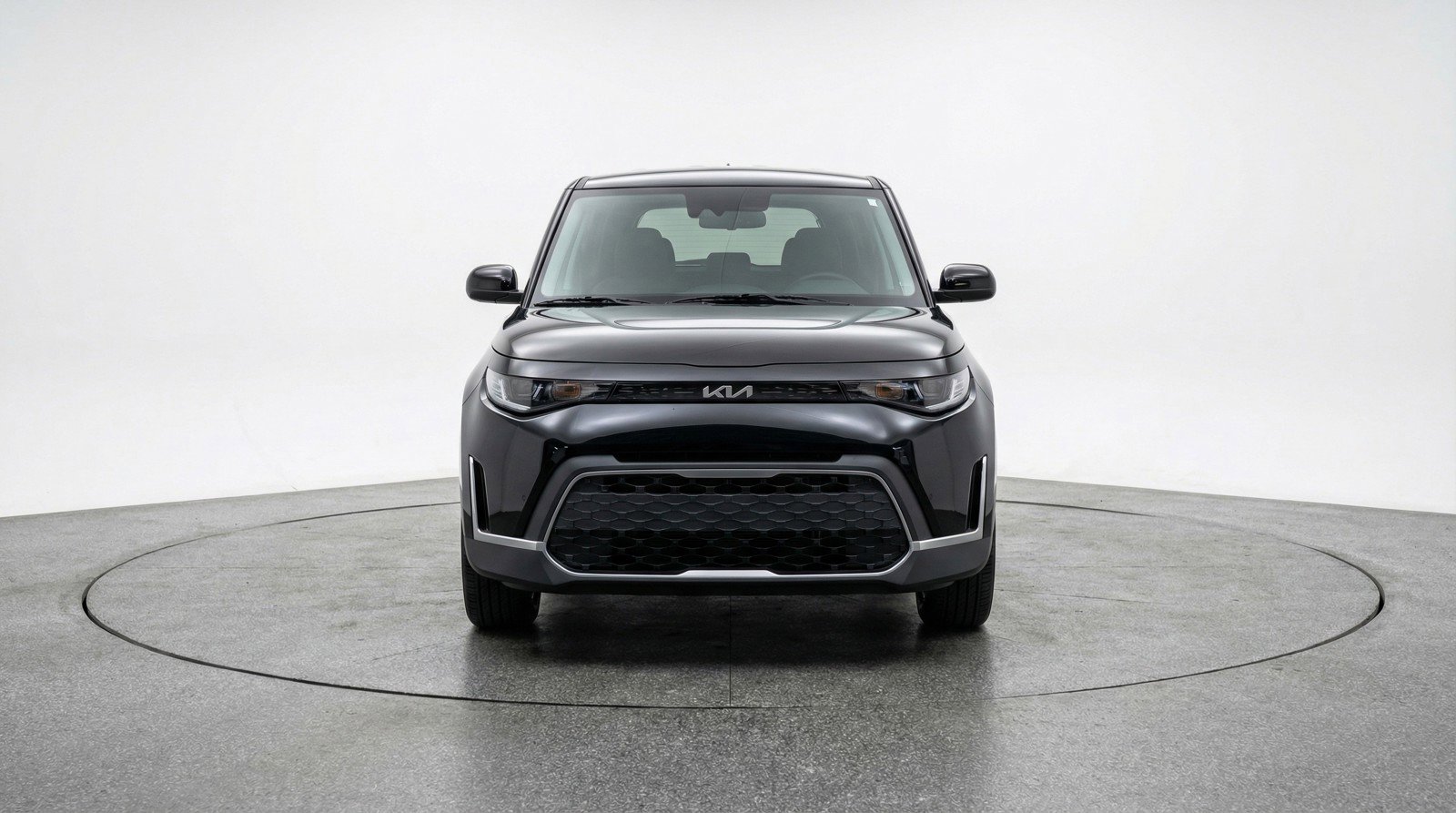 Used 2025 Kia Soul LX w/ LX Technology Package FWD image 2