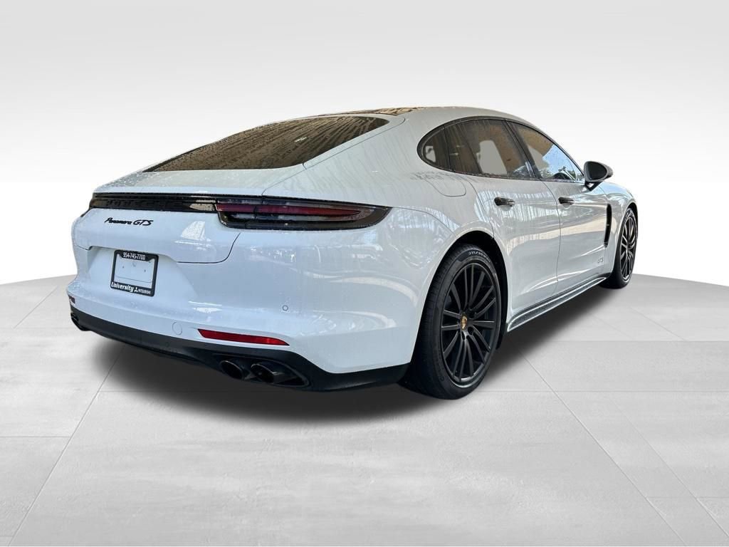Used 2020 Porsche Panamera GTS image 3