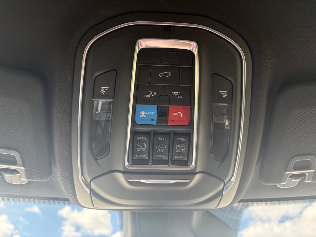 Used 2024 Jeep Grand Cherokee Trailhawk AWD/4WD image 58