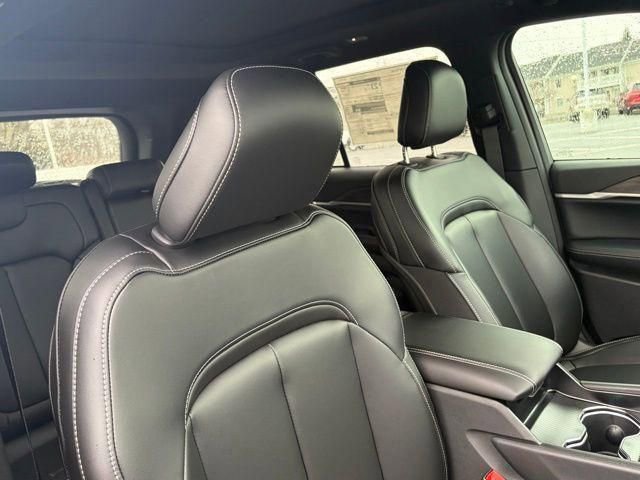 New 2026 Jeep Grand Cherokee Limited w/ Limited Altitude Package AWD/4WD image 29