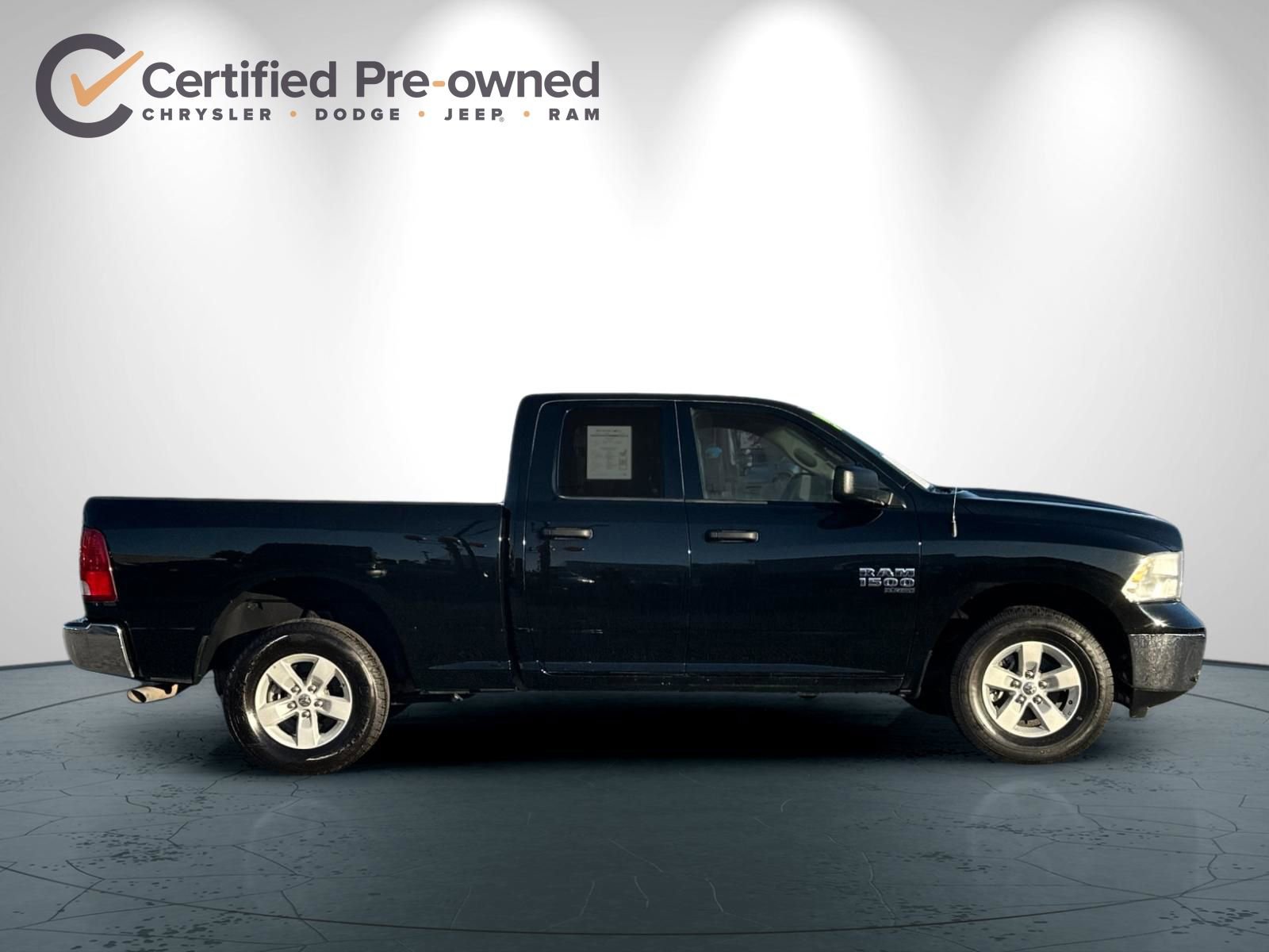 Used 2024 RAM 1500 Classic SLT image 3