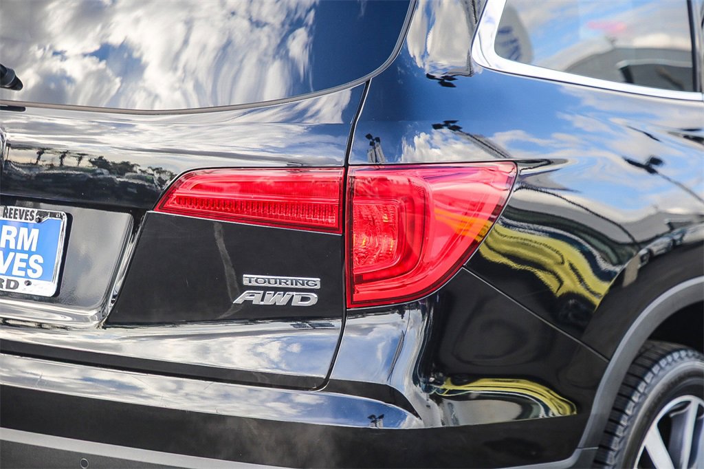 Used 2017 Honda Pilot Touring image 11