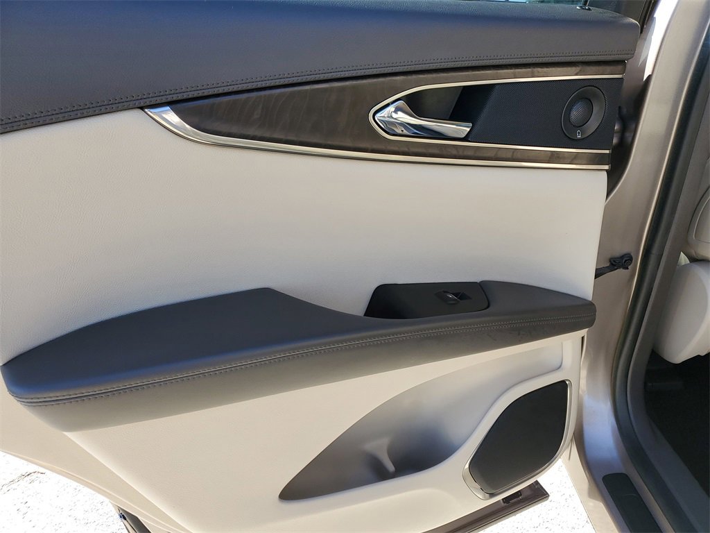 Used 2019 Lincoln Nautilus Reserve image 10