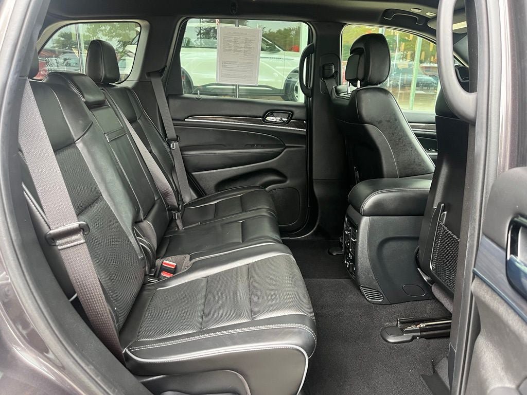 Used 2020 Jeep Grand Cherokee Overland AWD/4WD image 18