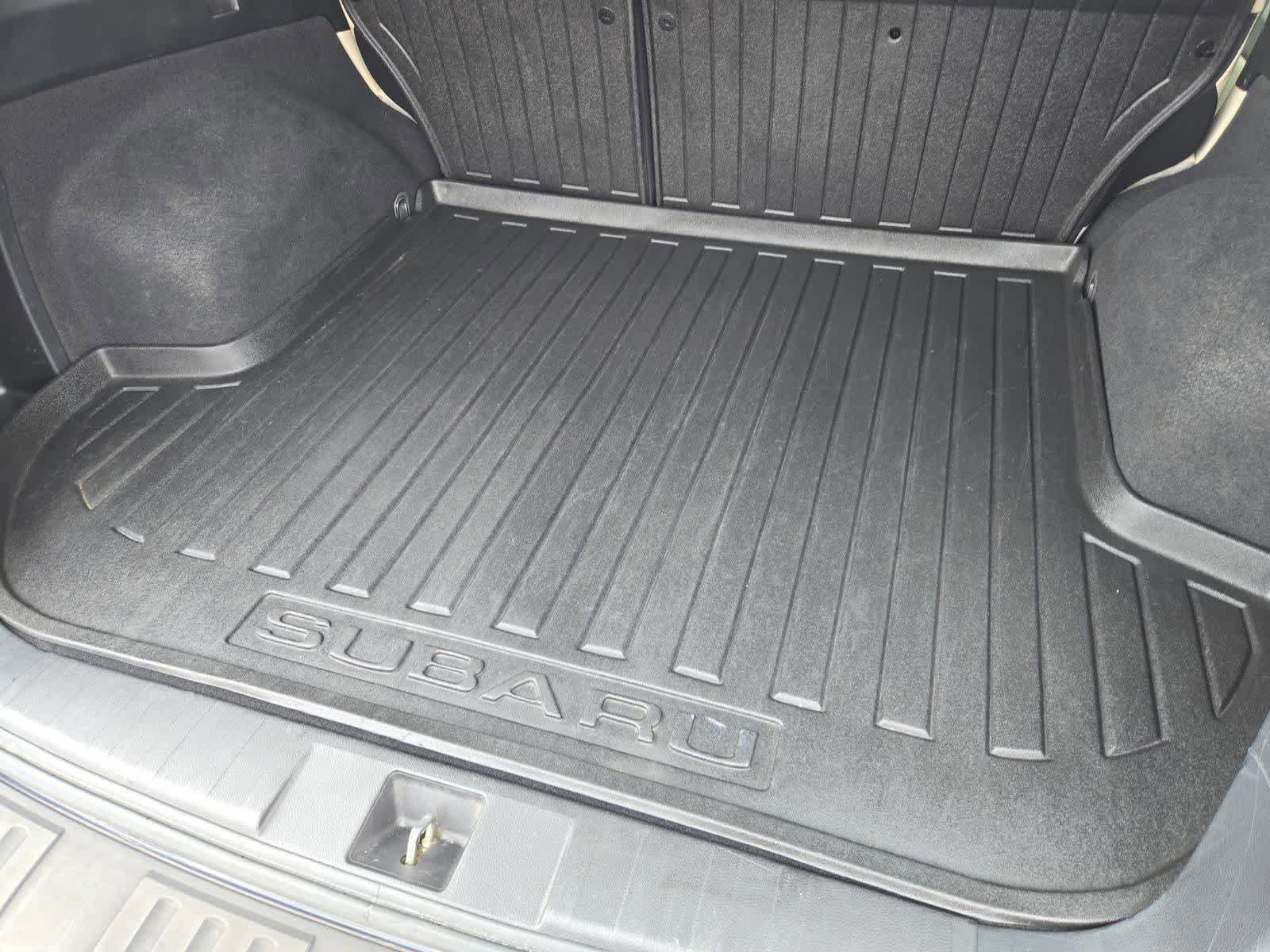 Used 2014 Subaru Outback 2.5i Limited w/ Moonroof Package AWD/4WD image 33